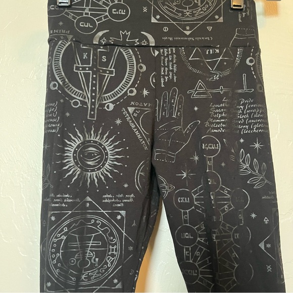 KILLSTAR Occult Luxury Telepathic Leggings in Black XS Goth Witchy Magic NWOT - Picture 5 of 10
